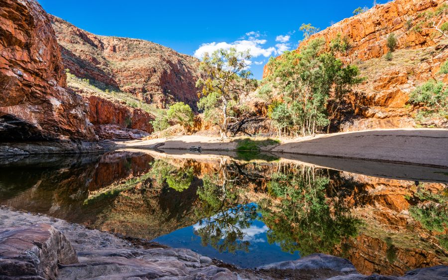 Ormiston Gorge in Larapinta.jpg